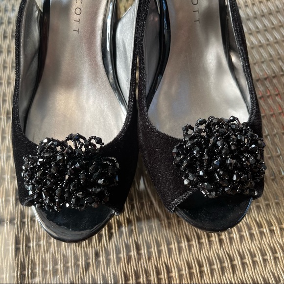 EUC Karen Scott brandy black velvet heels open toe pumps - Picture 2 of 11